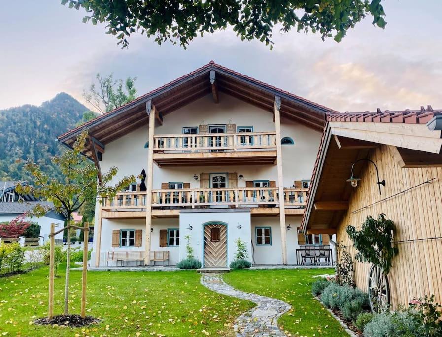 Traumhafte Ferienwohnung In Historischem Brandmanngut Marquartstein Dış mekan fotoğraf